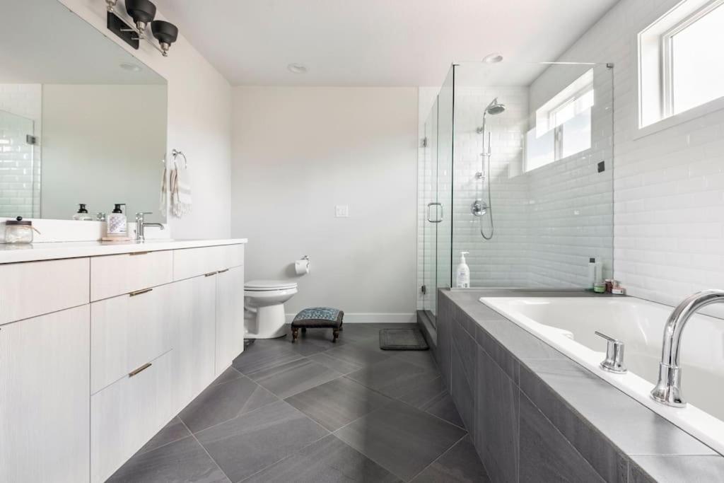 Comfy Family Home, Walkable Neighborhood + Patio! Portland Zewnętrze zdjęcie