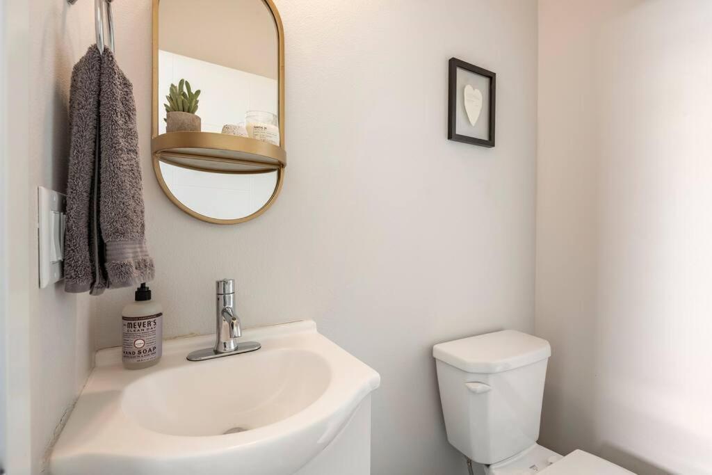 Comfy Family Home, Walkable Neighborhood + Patio! Portland Zewnętrze zdjęcie